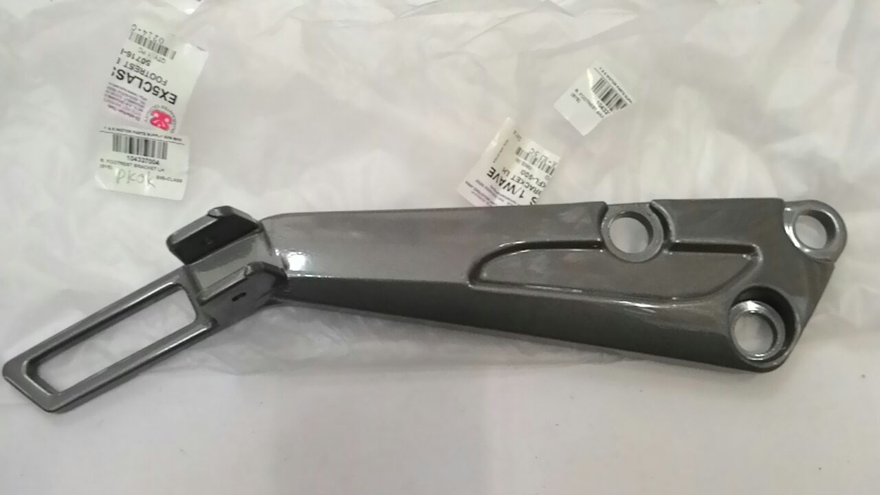R. FOOTREST BRACKET LH NA ( EX5CLASS ) Y&E Bikers World Sdn Bhd We